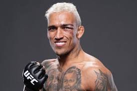 Islam Makhachev Pode Deixar Cinturão dos Leves Vago – E Abrir Caminho para Charles do Bronx?